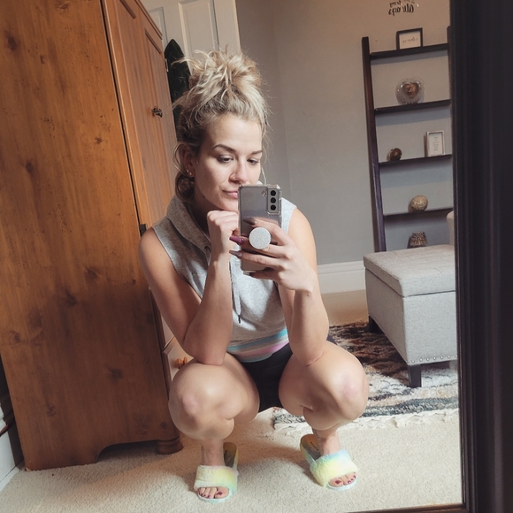 LIKE ❤️ This Post To Bookmark My Closet In Your Favorites 💫 - Picture 4 of 7